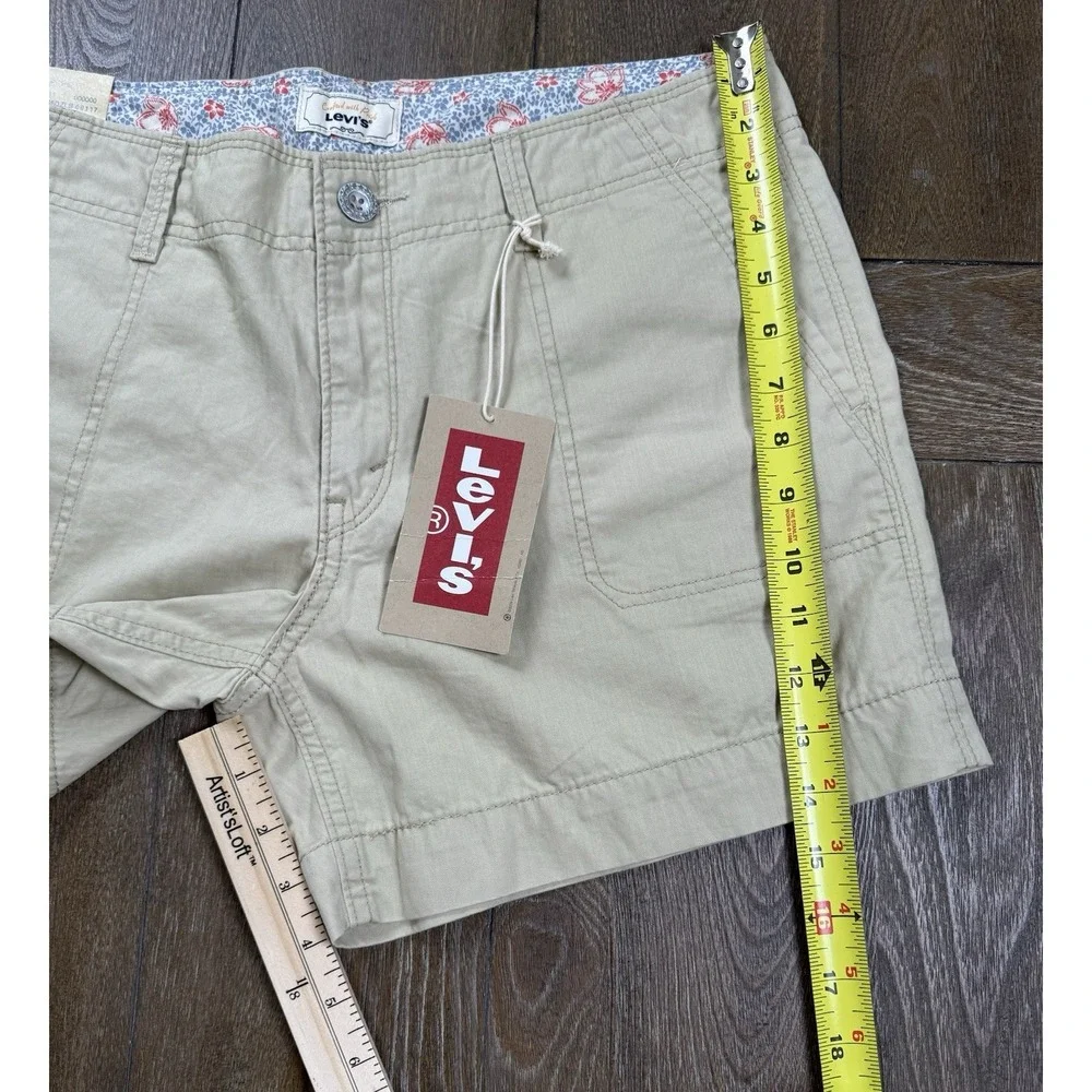 Levi's Women's Mid Rise Cargo Shorts Khaki Tan Size 8 Cotton Utility Casual